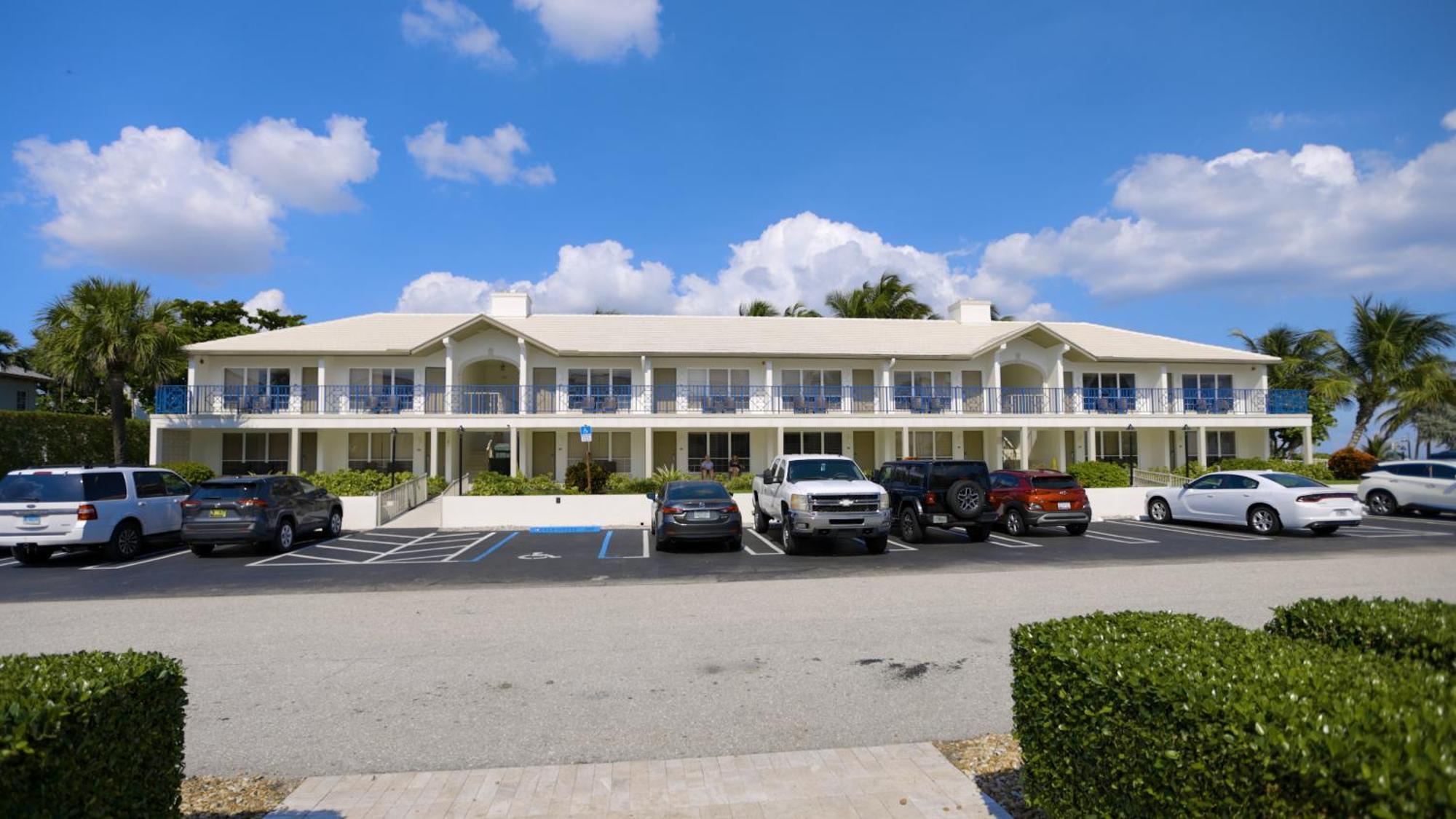 The Dover House Resort ديلراي بيتش المظهر الخارجي الصورة