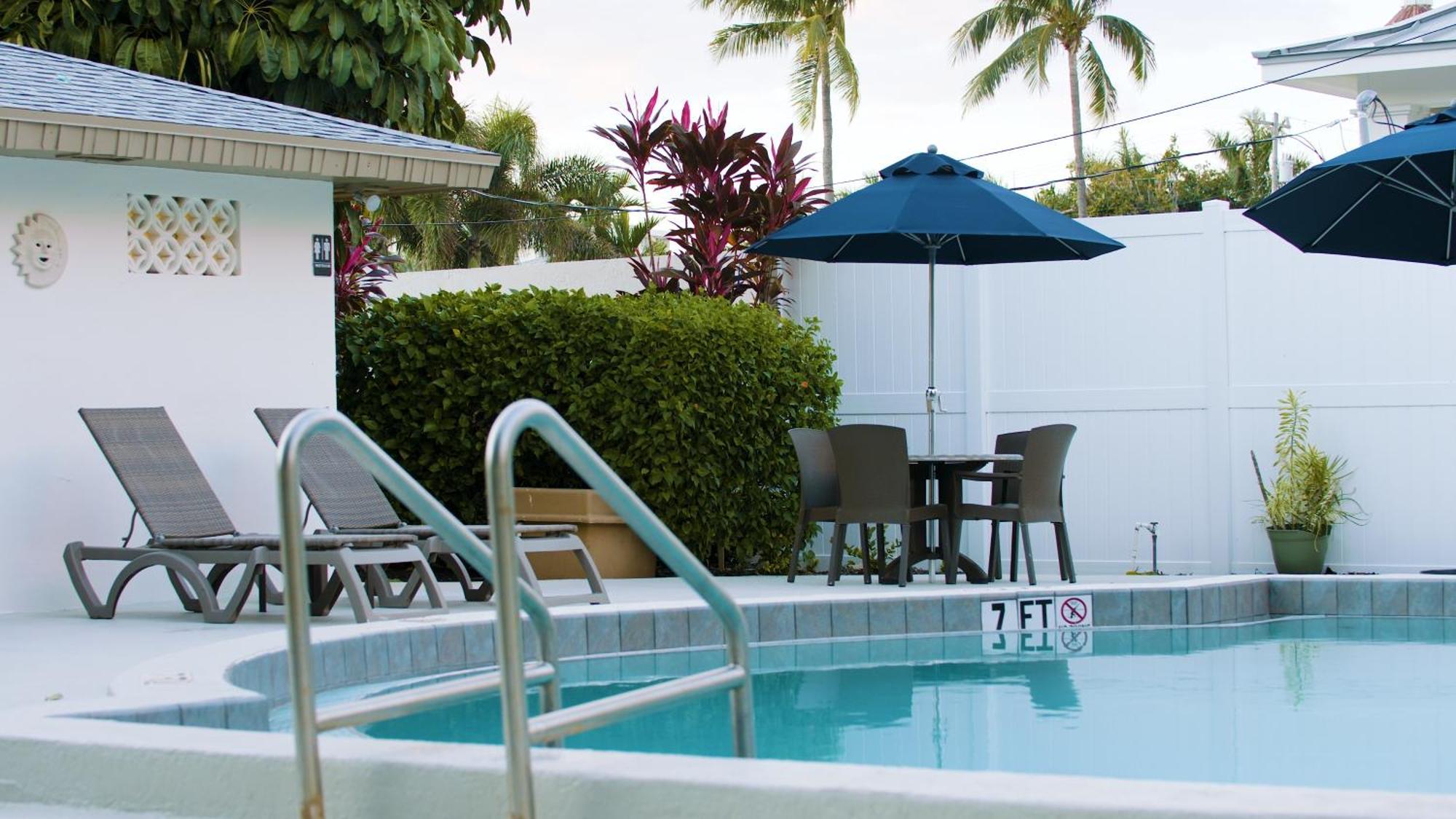 The Dover House Resort ديلراي بيتش المظهر الخارجي الصورة